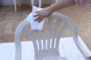 Consejos para eliminar manchas y restos de pintura acrílica